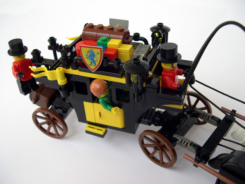 03-mail-coach-close-up.jpg