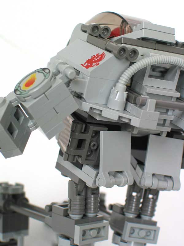 05-griffin-mecha-rear-close.jpg