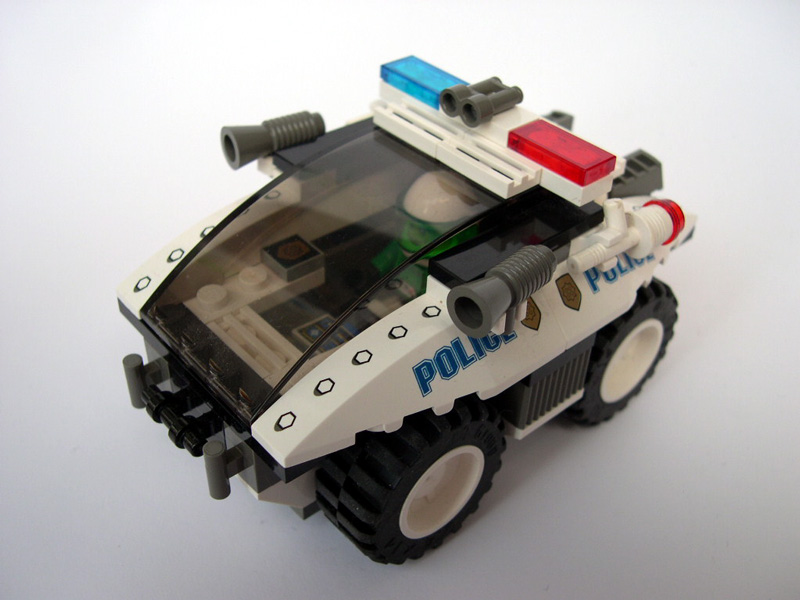 008-police-car3.jpg